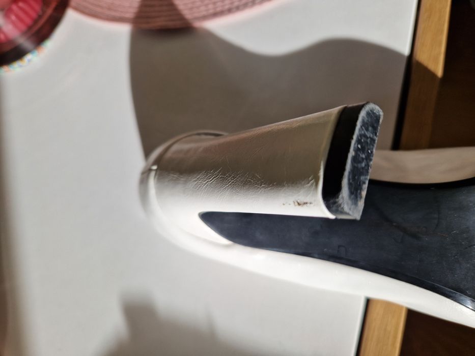 Czólenka Bershka 40 białe stabilne