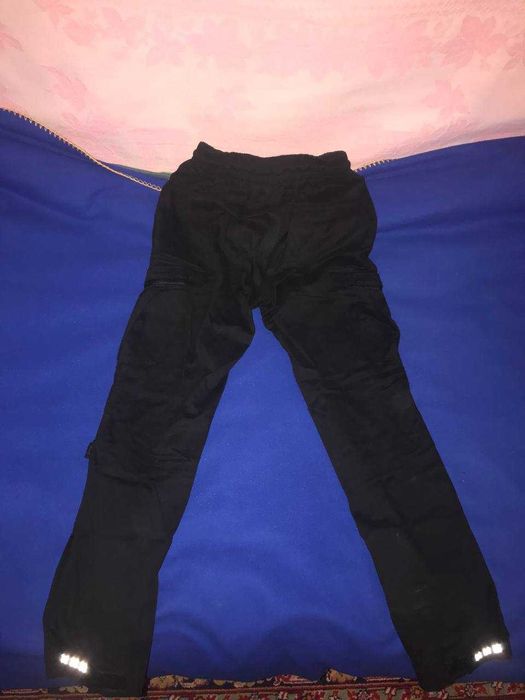 Черные штаны с молниями