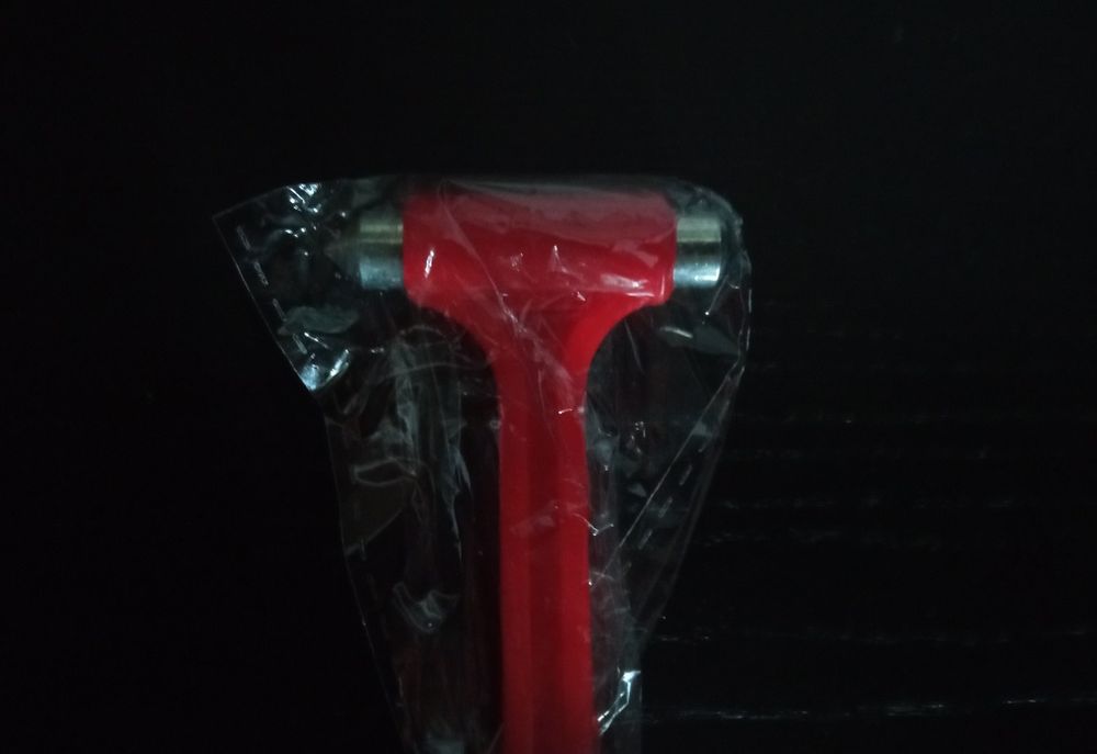 Martelo para emergência acidentes com corte de cinto. Novo.