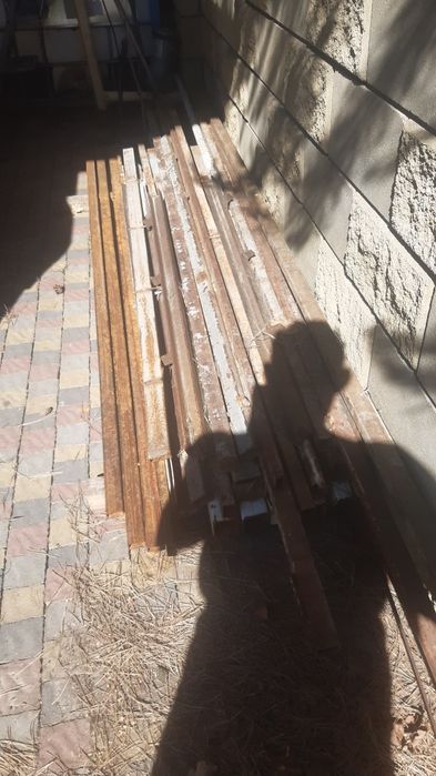 Продам металопрофіль різного розміру.
