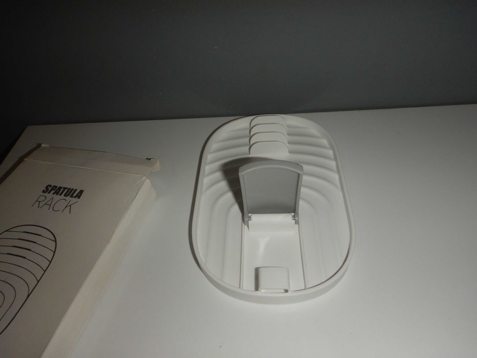 Organizer suszarka podstawka na pokrywki łyżki.