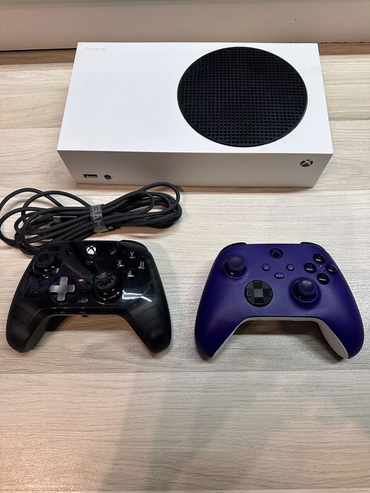 Xbox Series S + 2 pady (Xbox + GameSir Kaleid) | Bardzo dobry stan