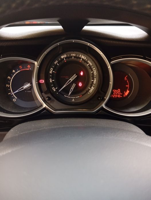 Citroën DS3 1.6 HDi ano 2012