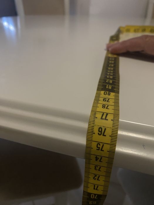 Mesa octogonal usada branca