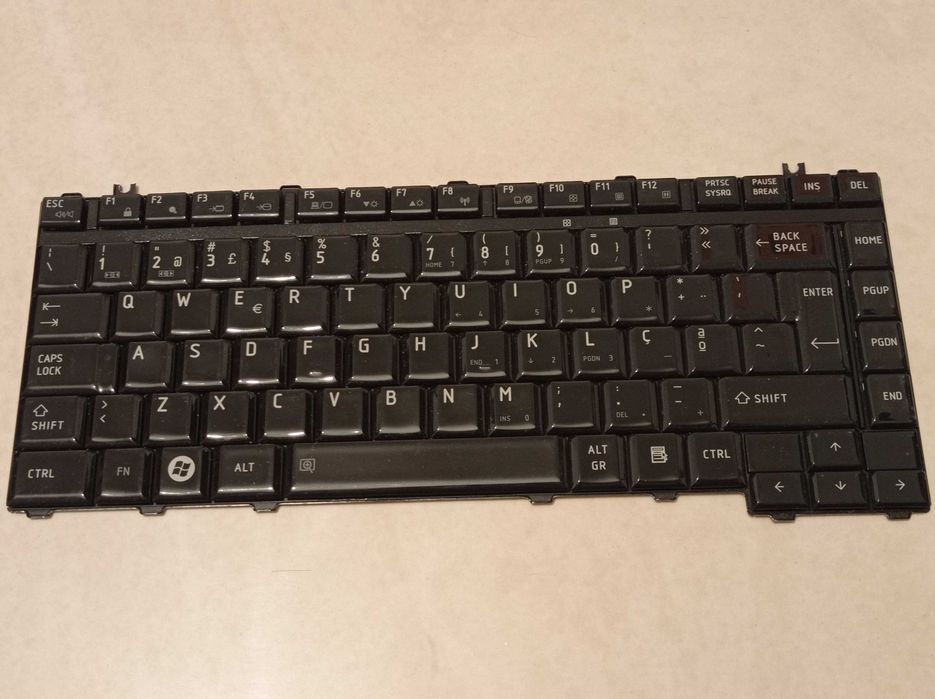 Teclado Toshiba A200 A300 L300 L450 e outros modelos 15.4"