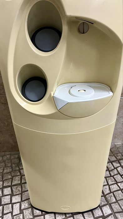 Dispensador de agua Ebac.