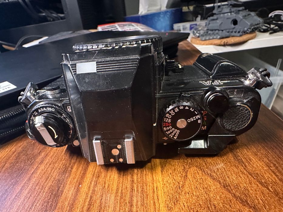 Lustrzanka analogowa Nikon FA