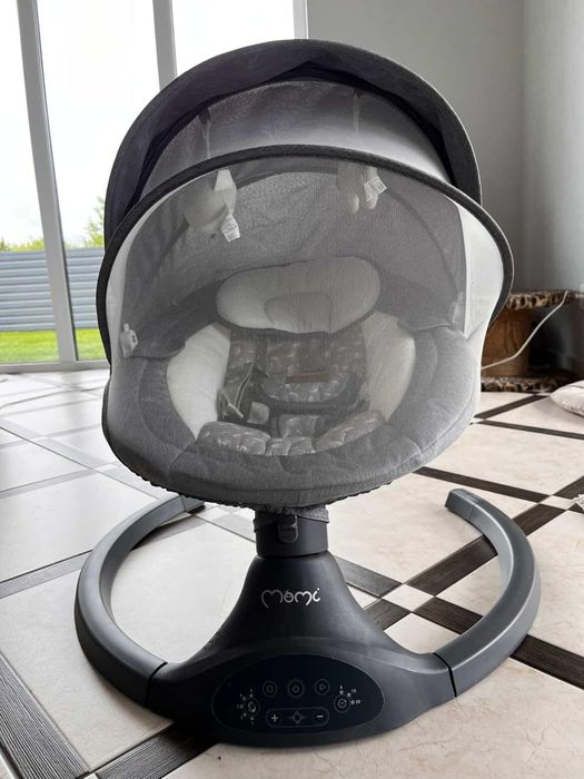 Заколисуючий центр Momi Kenani Dark Grey в чудовому стані