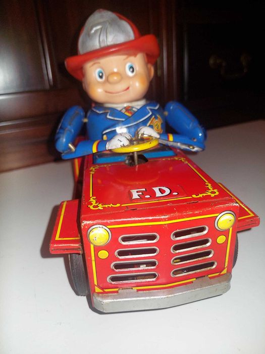 Brinquedo em Lata / Chapa - Carro de Bombeiros a pilhas Masudaya Japan
