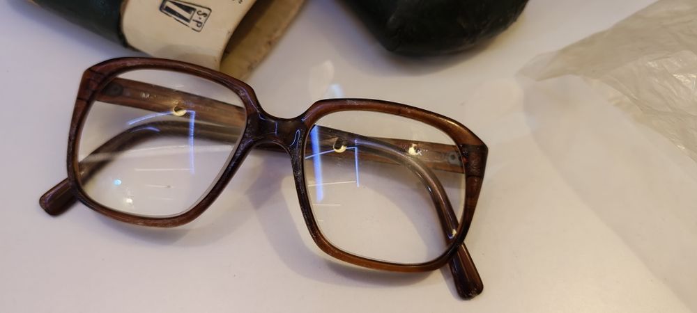 Okulary Otwock w etui Typ C