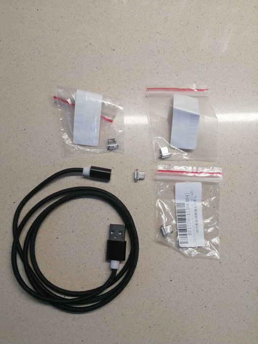 Cabo carregador / dados micro-usb com 4 adapatdores iman