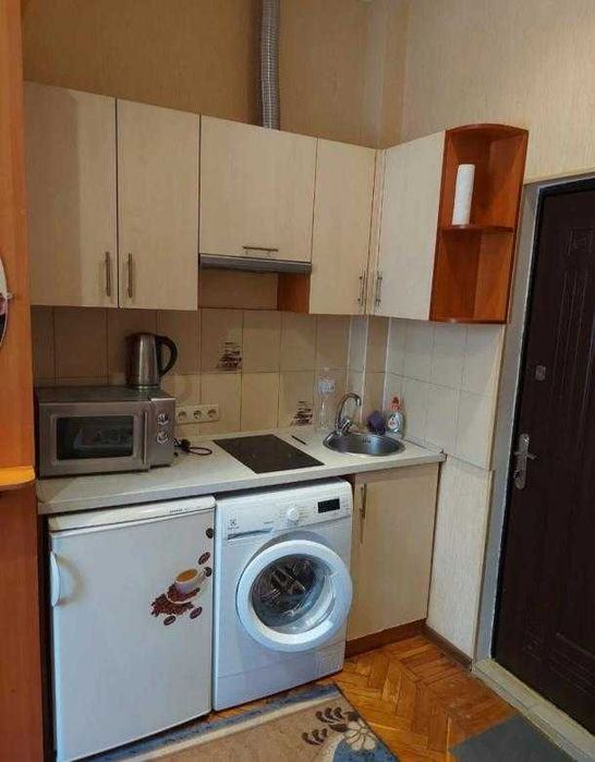 Продам гостинку возле метро «Спортивная»