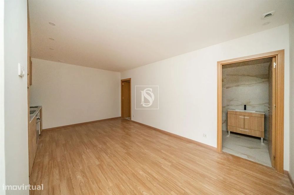 T2, Totalmente Remodelado, em Fermentões, Guimarães, com 76 m²