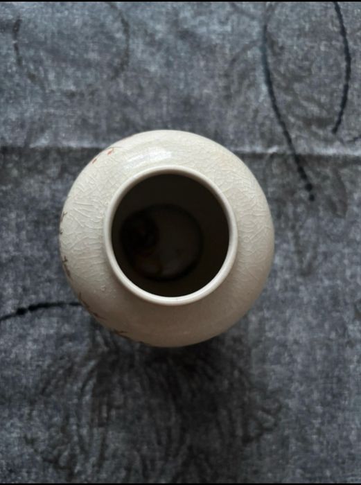 Jarra Satsuma porcelana bege e vermelha