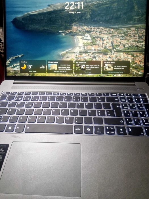 Laptop Lenovo i5 ultra. 32gb. 1Tb ssd. Intel Arc graphics