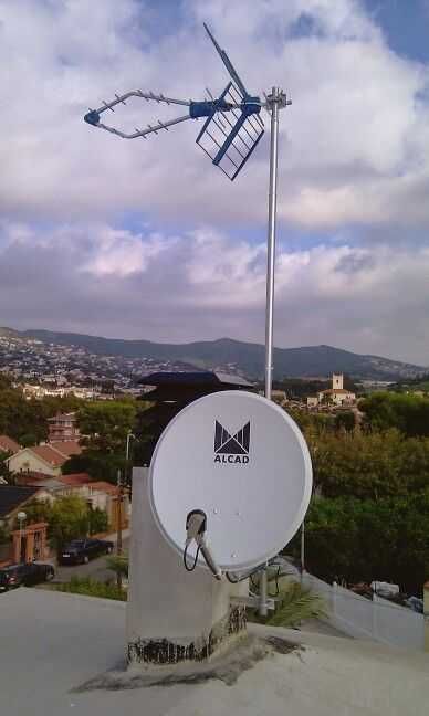 Instalador de televisão  por TDT , satélite e cabo