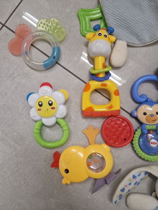 Zestaw zabawek niemowlęcych