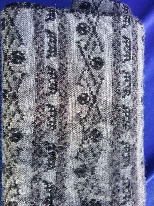 Шарф длинный с черепами