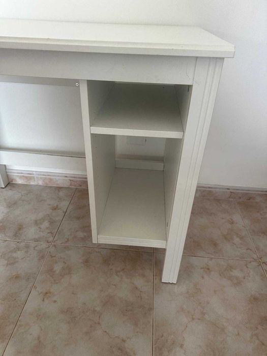 Secretária/mesa de vestir