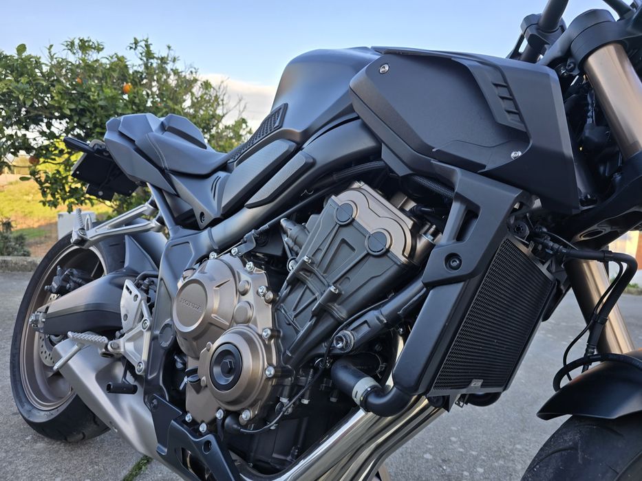 Honda Cb650r 7000mil kms