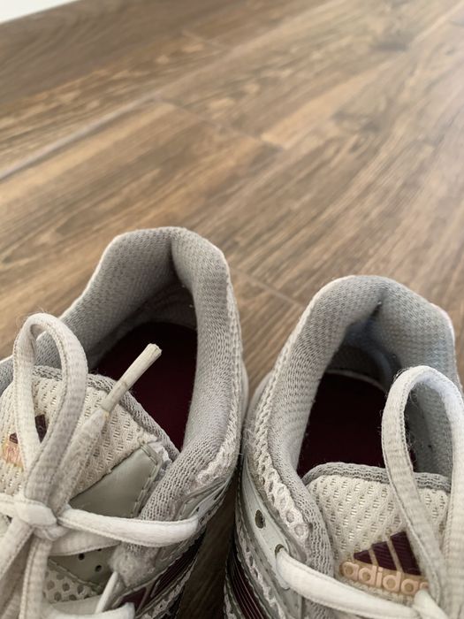 красовки Adidas взуття