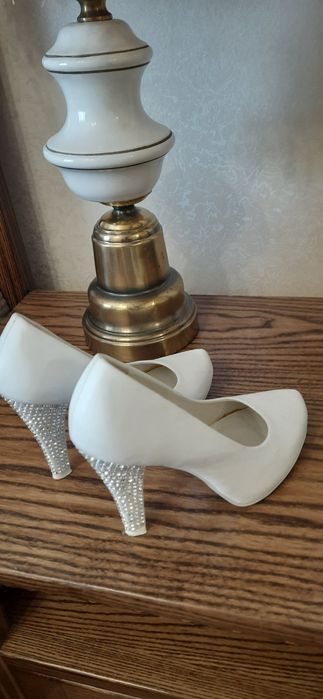 Туфлі жіночі, шкіряні