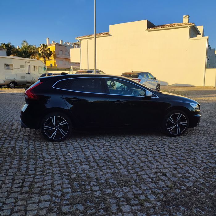 Volvo V40 R design