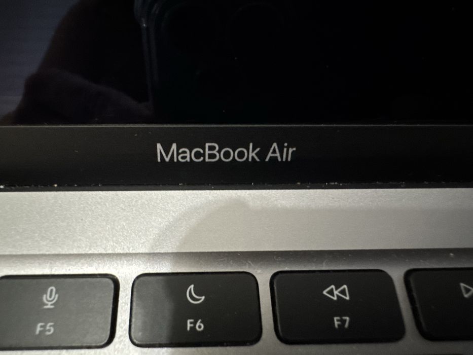 Mac book Air M1 + przejsciówka