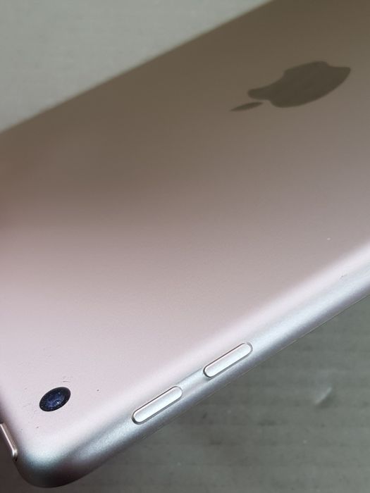 Планшет Apple iPad 5 "A1822" Wi-Fi  (32gb)