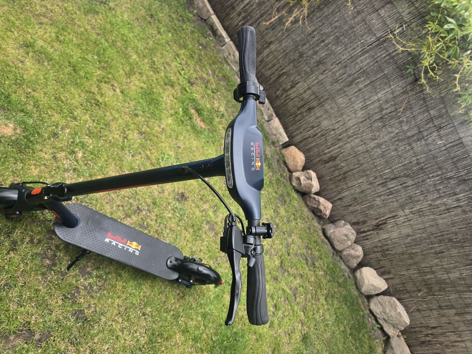 Hulajnoga Elektryczna RED BULL RACING10