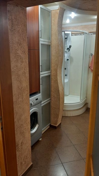 Здам свою 3 ёх комнатную  квартиру с гаражём