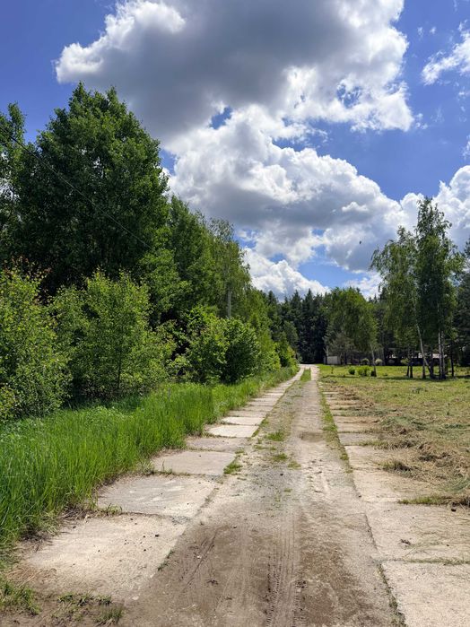Ділянка земля серед лісу поруч з озером. Закрита територія! 12хв до Ірпеня! Вже можна будуватись