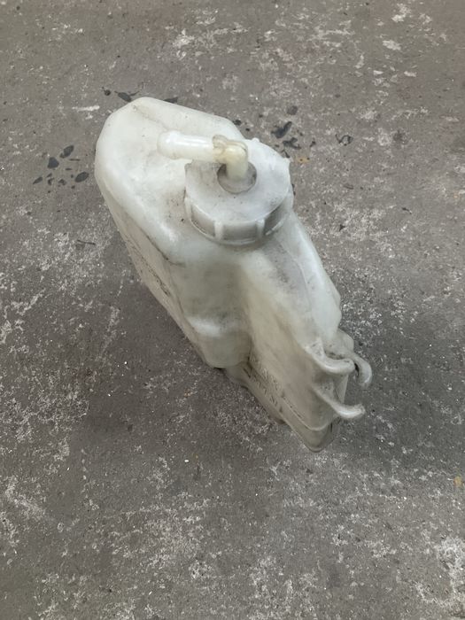 Honda Civic VIII 8 hybrid - zbiornik wyrównawczy