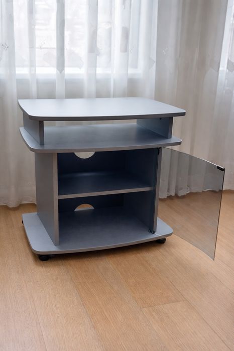 Тумба під телевізор зі скляними дверцятами | Ідеальний стан