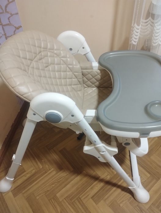 Дитячий столик для їди