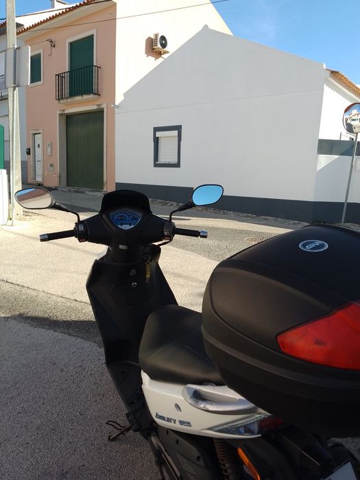 Vendo uma moto Agility Kymco 125