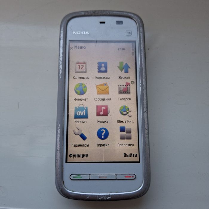 Nokia 5228 на запчастини.