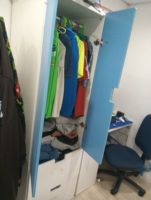 Armário e secretária