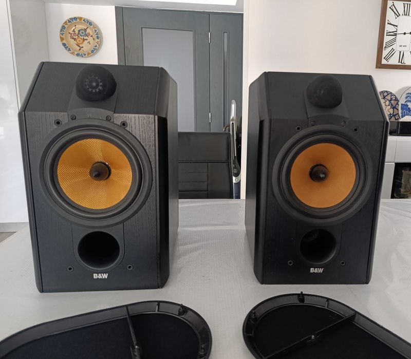 Colunas B & W CDM1 Special Edition