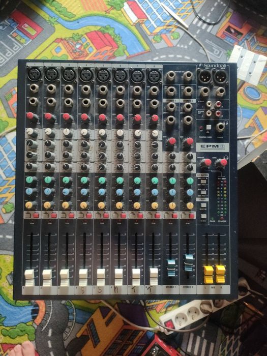 mikser analogowy Soundcraft EPM 8