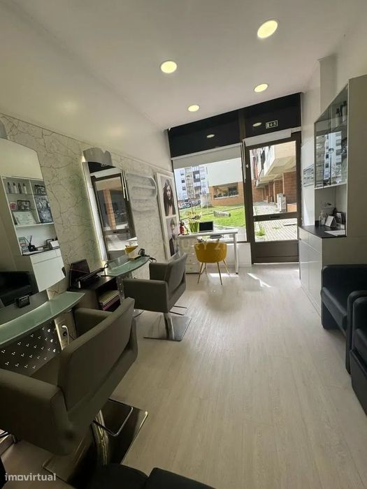 Salão de Cabeleireiro para Trespasse em Loures, excelente oportunidade