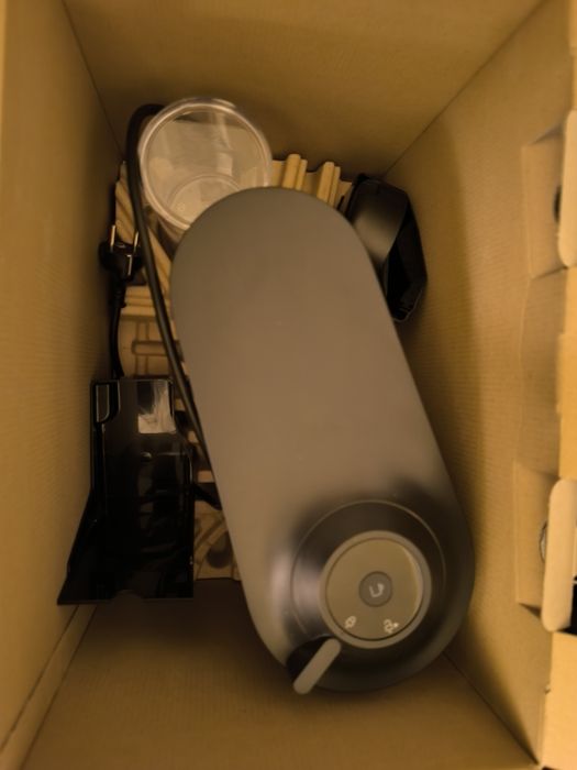 Maquina Nespresso Vertou Pop em Preto