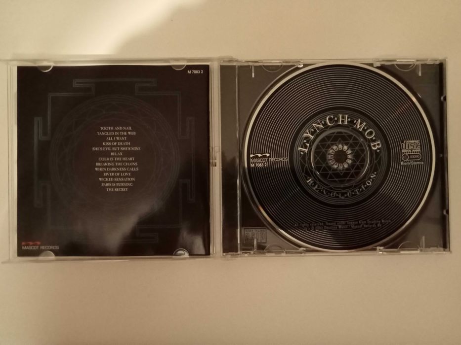 CD Lynch Mob - Revolution