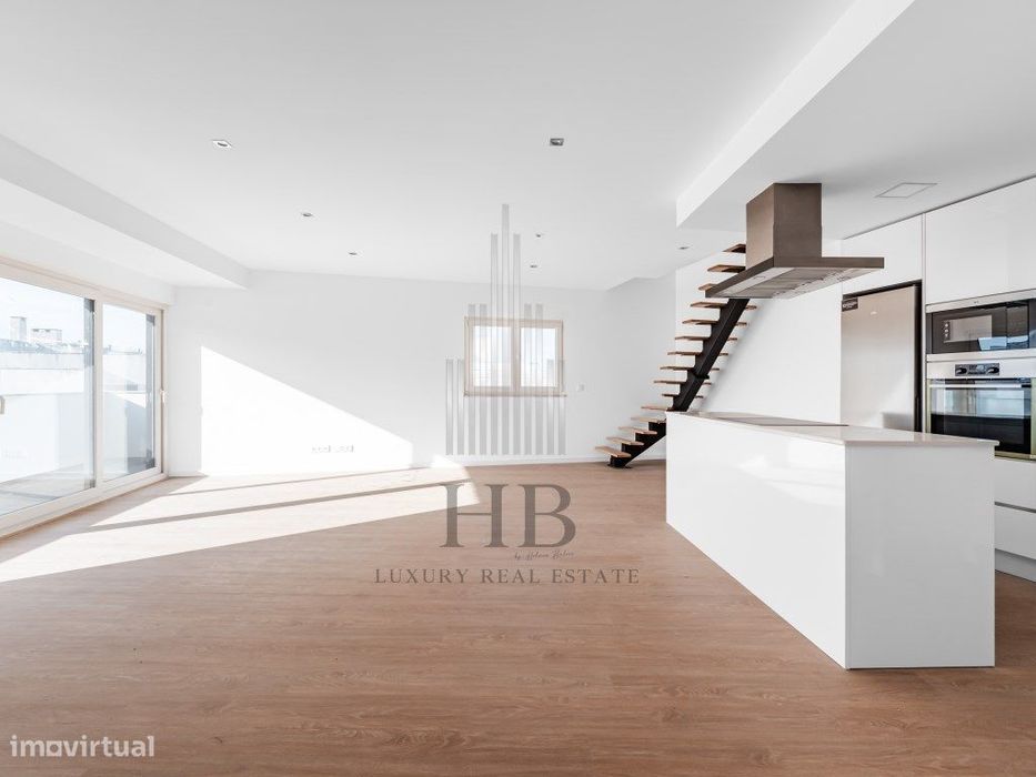 Apartamento T3+1 duplex com terraço