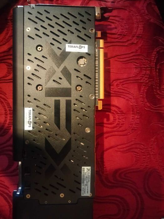 Видеокарта 	AMD Radeon RX 5700 XT  8 гиг