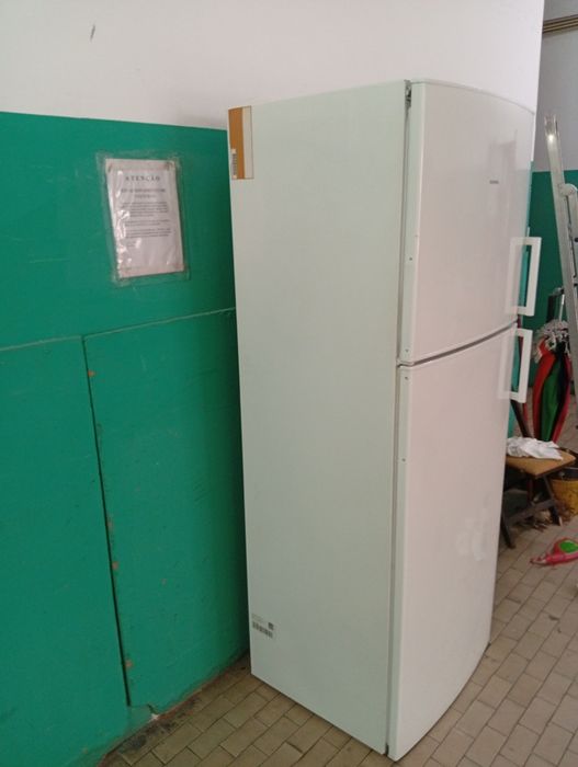 Frigorífico de 2 portas Siemens