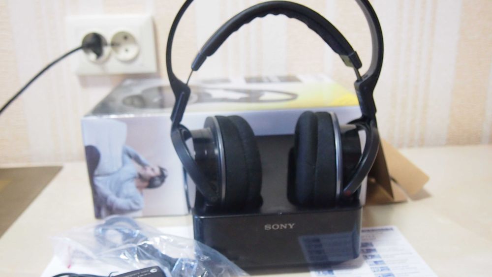 Наушники Sony MDR-RF855RK Black: 900 грн. - Навушники Харків на Olx