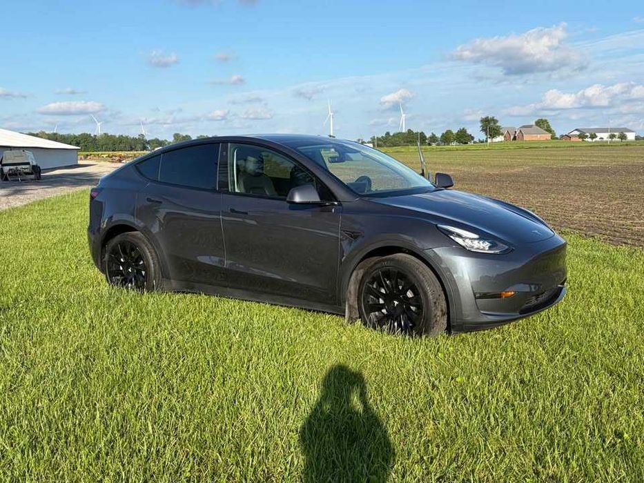 Tesla Model Y Long Range AWD (Dual Motor) 2022 рік