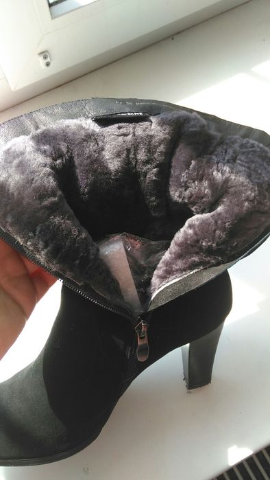 Зимнии замшевые сапоги