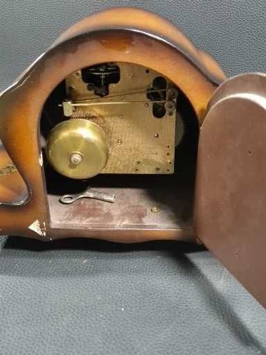 Przedmiot kolekcjonerski: zegar kominkowy